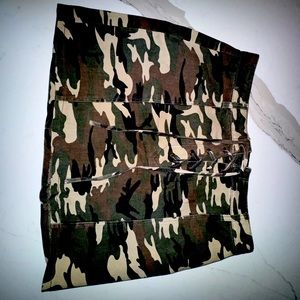 Forever21: Army skirt; perfect condition